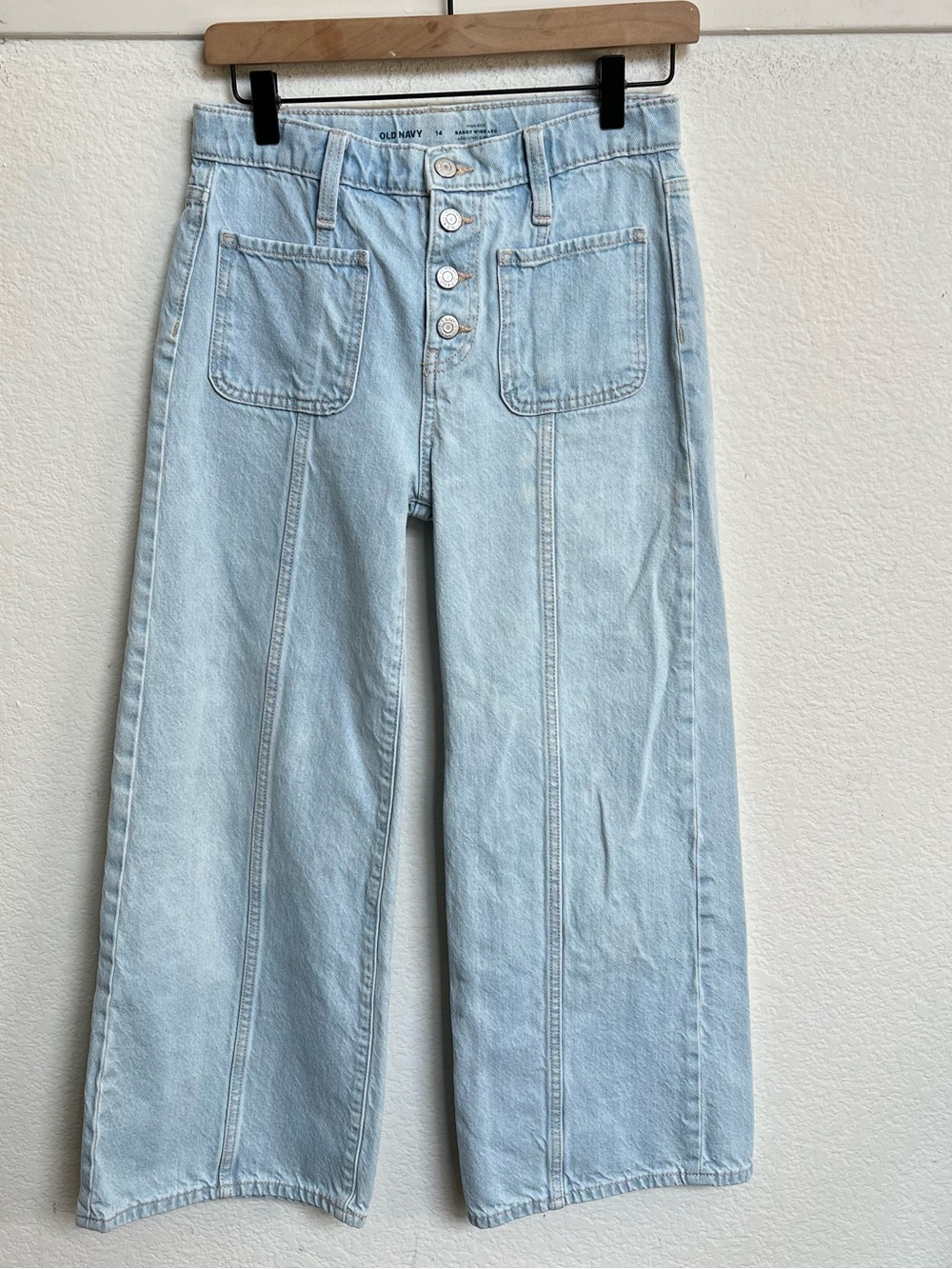 Old Navy Girls 14 Baggy Wide Leg Jeans
Light Wash High Rise Button Fly
